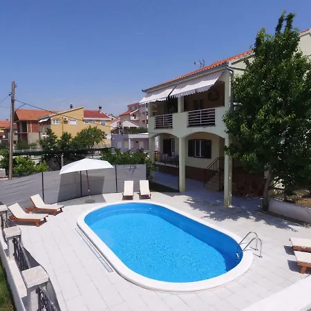Hacienda Mia With Private Pool,bbq,parking 자다르