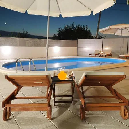 Hacienda Mia With Pool,Bbq, Yacuzzi,Free Parking *