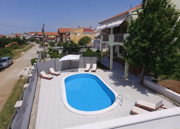 Hébergement de vacances Hacienda Mia With Pool,bbq,free Parking Zadar