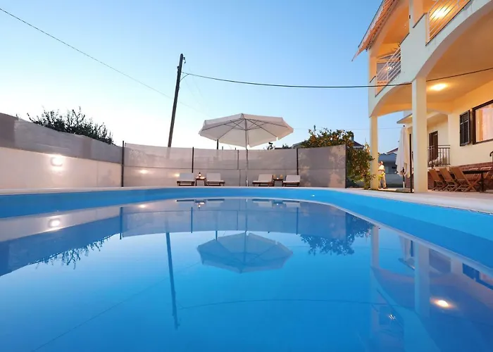 Hébergement de vacances Hacienda Mia With Pool,bbq,free Parking Zadar