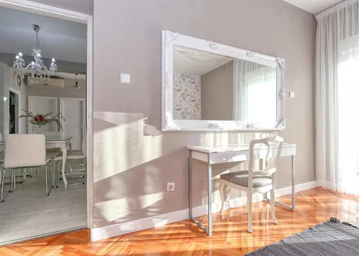 Hacienda Mia With Pool,bbq,free Parking ザダル