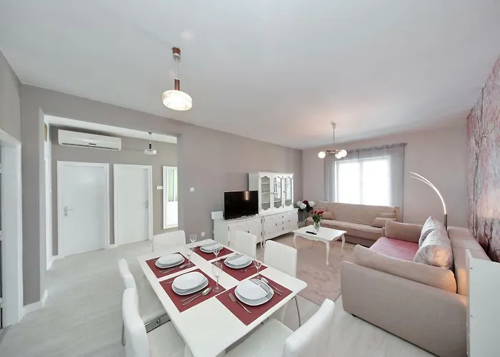 Hacienda Mia With Pool,bbq,free Parking * ザダル