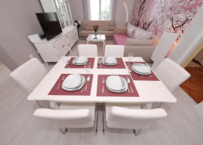 別荘 Hacienda Mia With Pool,bbq,free Parking ザダル