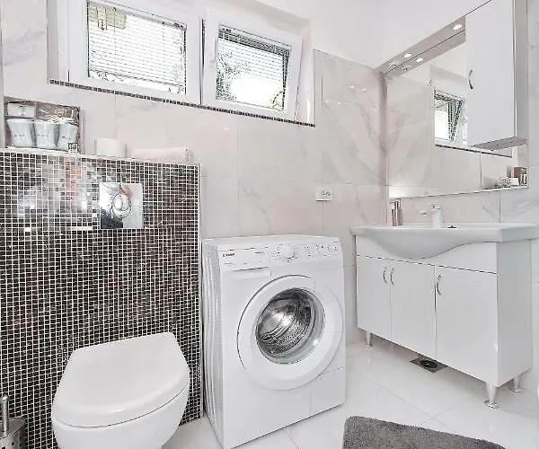 Hacienda Mia With Pool,bbq,free Parking